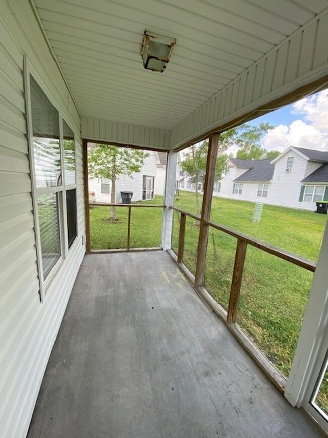Building Photo - NORTHCHASE 3BR/2.5BA FREESTANDING TOWNHOME...