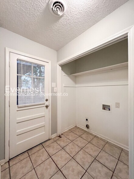 Building Photo - 3409 Kettlebrook Cove