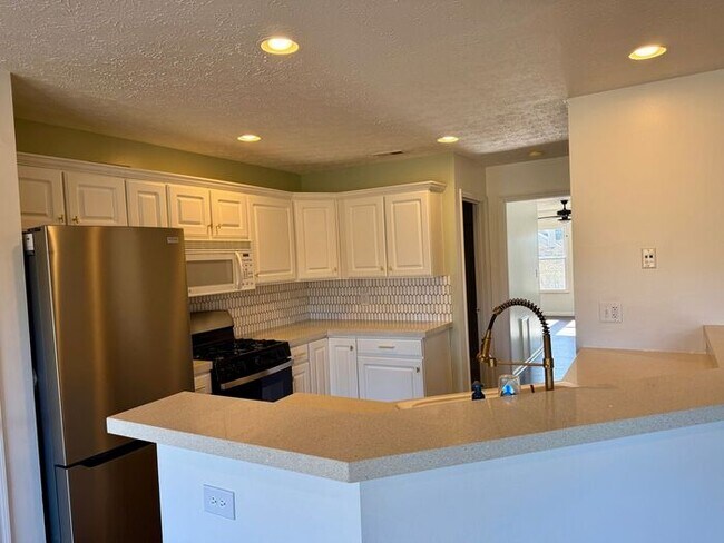 Building Photo - Gorgeous 1 Bed, 1 Bath in Hilliard