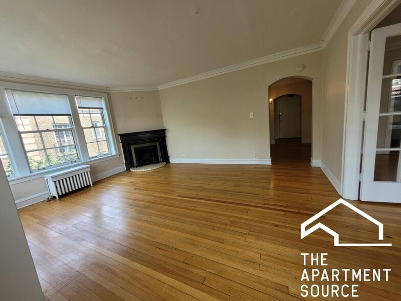 Building Photo - 913 Elmwood Ave