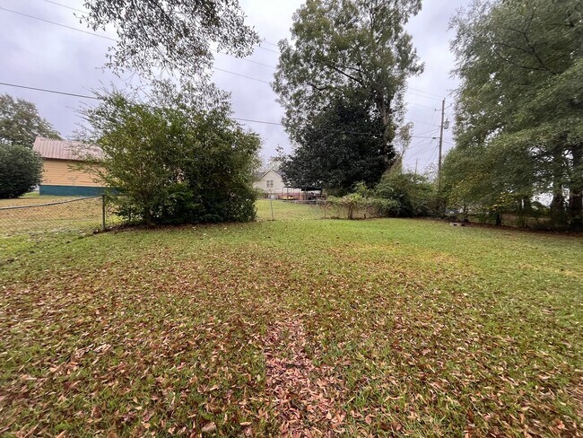 Building Photo - Move-In Ready Home at Unbeatable Value! Lo...