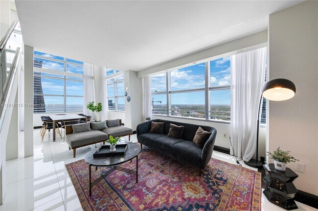 Building Photo - 1395 Brickell Ave