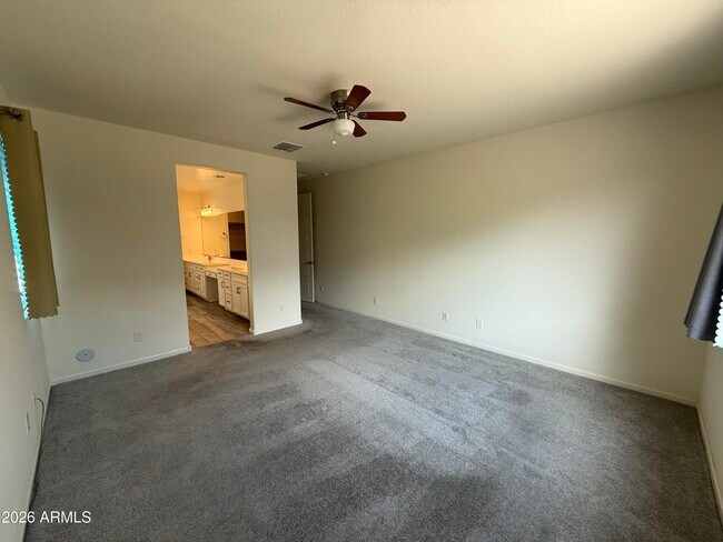 Building Photo - 263 E Lantana Dr