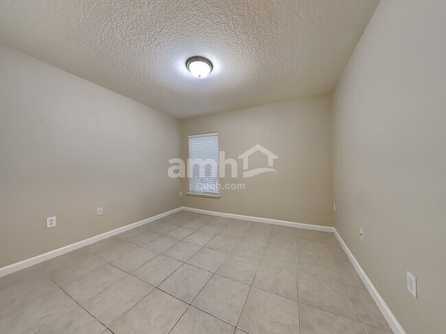 Building Photo - 72 Twin Lakes Drive