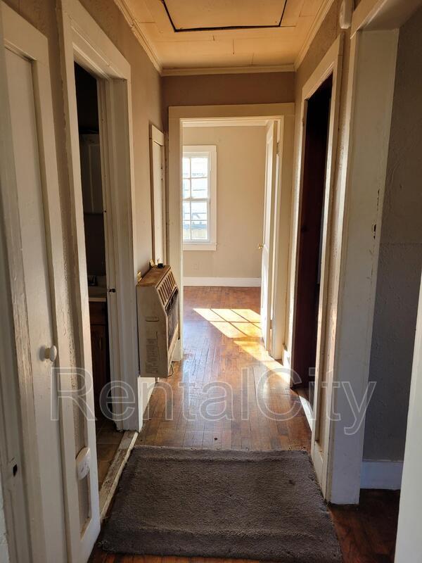 Building Photo - 142 Longfellow Ave