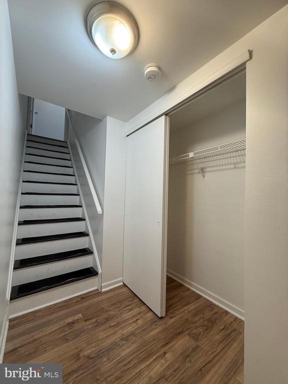 Building Photo - 828 Chanticleer