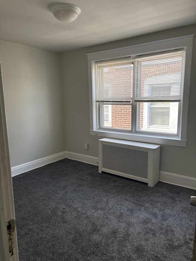 Building Photo - 7112 Glenloch St
