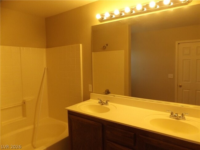 Building Photo - 6467 Karlsen Ct