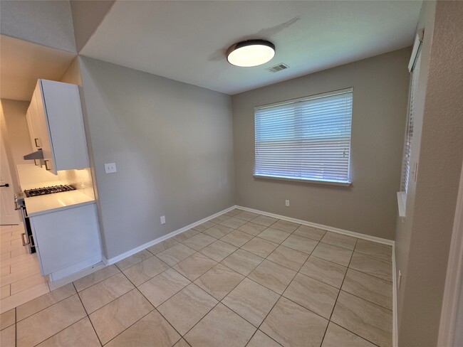 Building Photo - 4427 Garden Ridge Ct