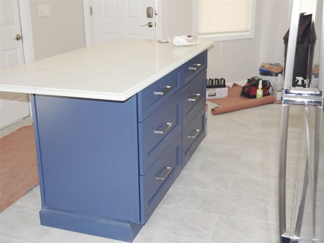 Building Photo - 18 Deer Crossing Dr