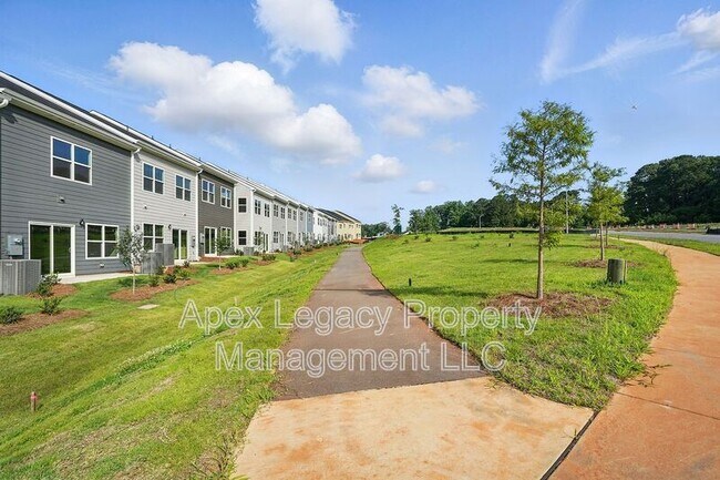 Building Photo - 112 Central Townes Wy