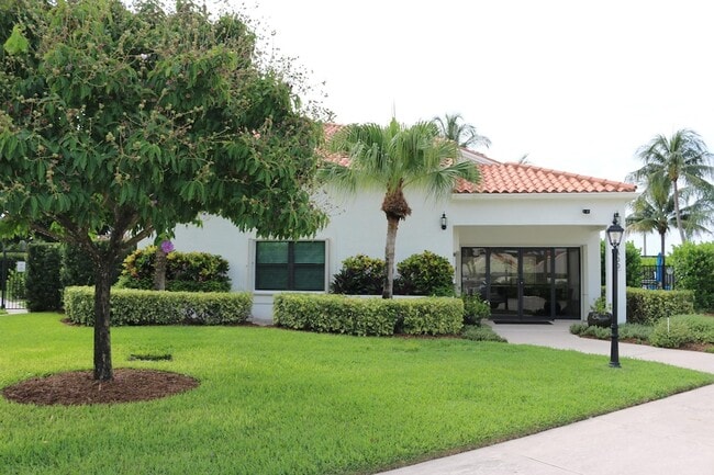 Building Photo - 2668 La Lique Cir