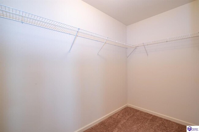 Building Photo - 150 Vineland Pkwy Dr