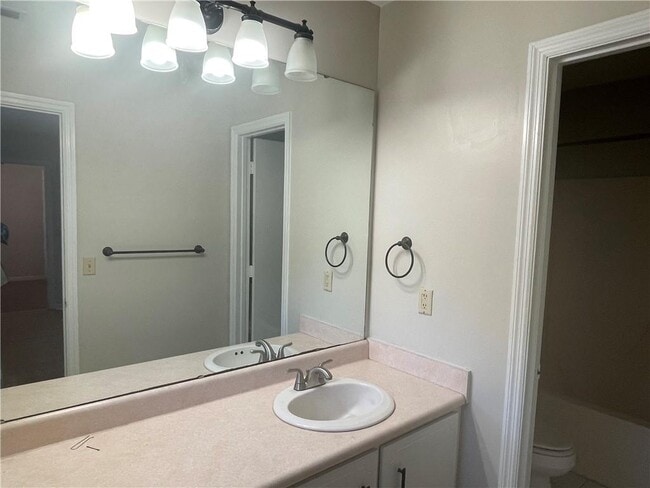 Building Photo - 205 Cater St