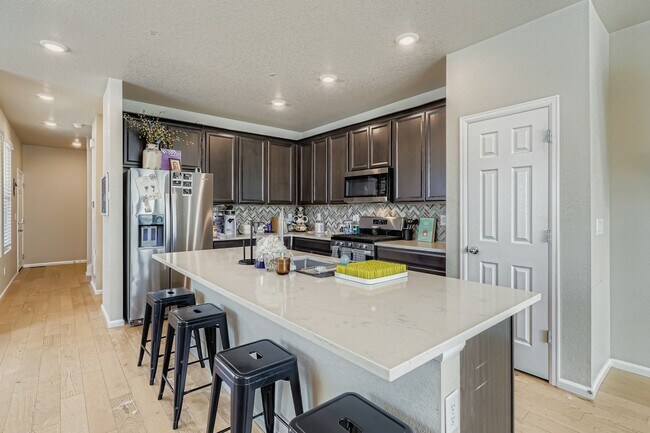 Building Photo - 8219 S Trails Edge Ct