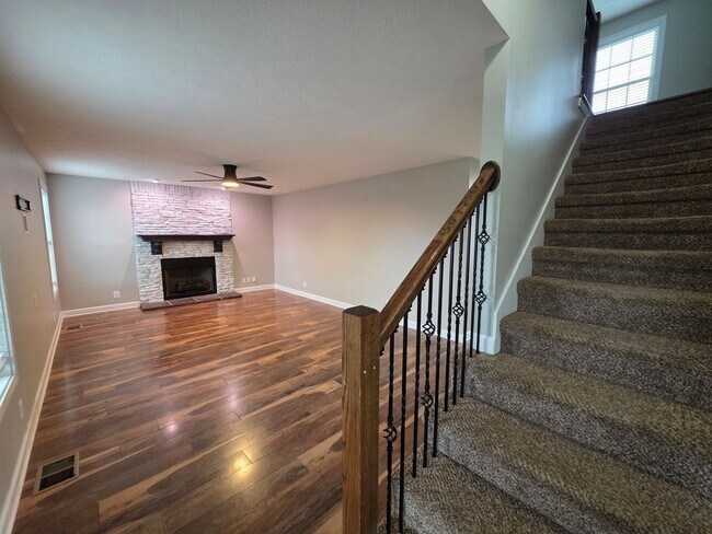 Building Photo - Holiday SPECIAL!! $500 OFF Your Move-In Co...