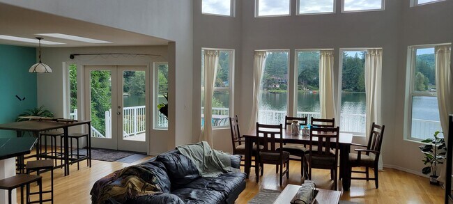 Building Photo - Lake Retreat Waterfront Living | Spacious Home with Views + Utilities Included