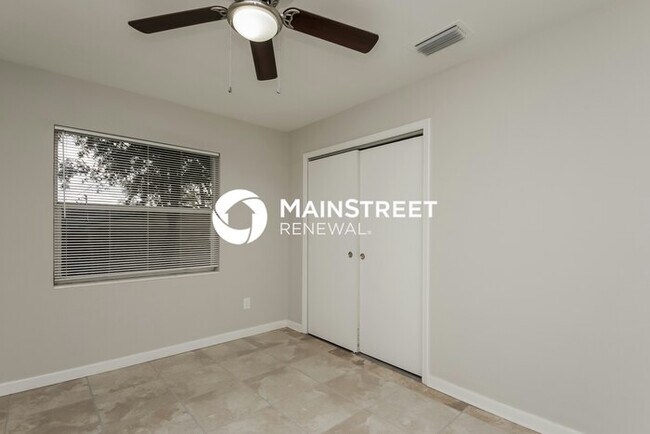 Building Photo - 3 Bedroom Pet-Friendly Home in WINTER HAVEN, FL with Main Street Renewal