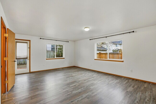 Building Photo - 15119 182nd Ave SE