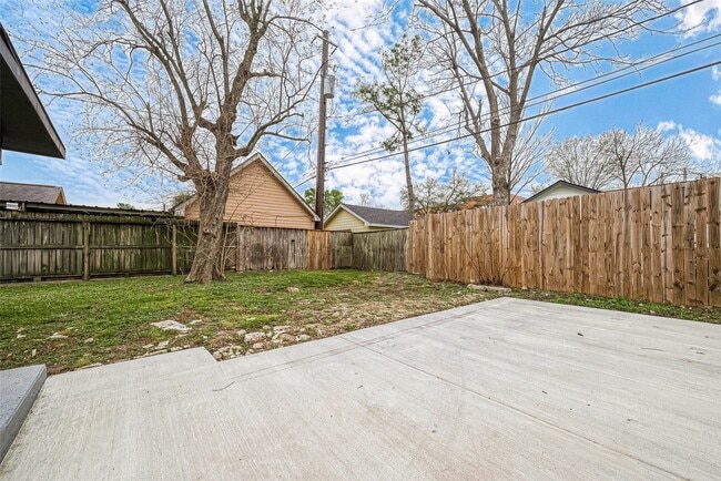 Building Photo - 4726 Pease St