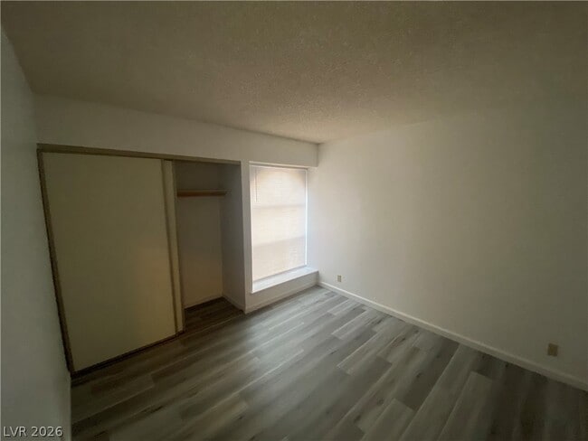 Building Photo - 5712 Swimmer Dr