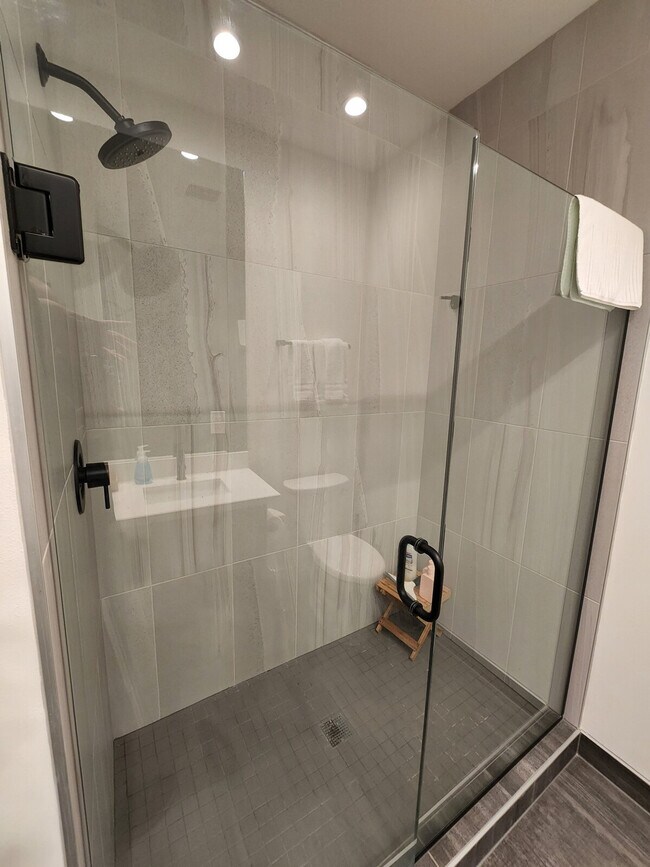 Building Photo - 3026 SW Charlestown St