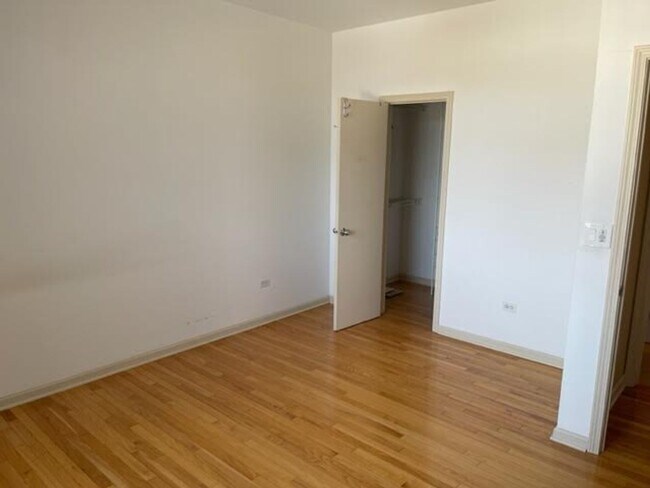 Building Photo - 1 Bed 1 Bathroom River West