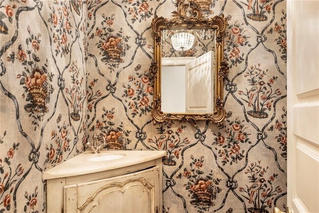 Building Photo - 2485 W Wesley Rd NW