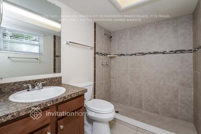 Building Photo - 2103 Hanby St