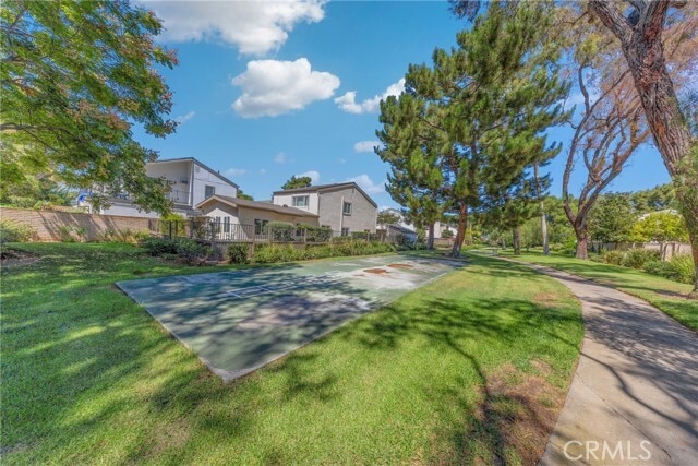 Building Photo - 14 Willow Tree Ln