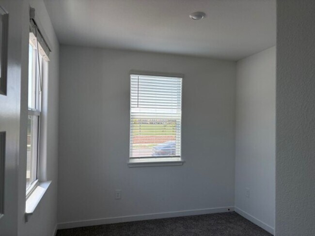 Building Photo - 3501 Eventide Ave