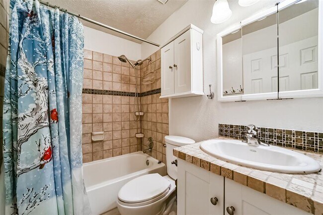 Building Photo - 8131 Split Oak Dr