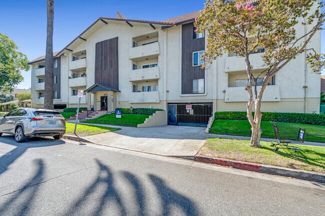 Building Photo - 1422 Rock Glen Ave
