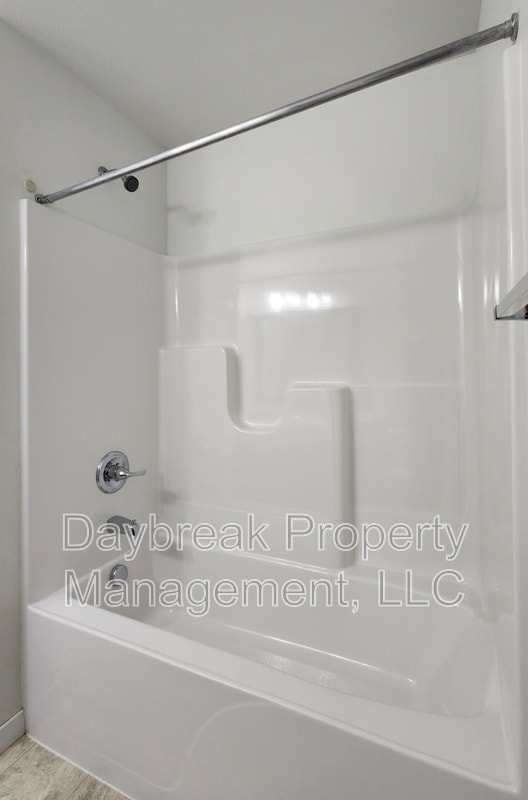 Building Photo - 2584 66th Ave S