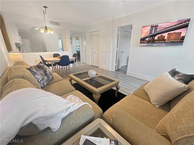 Building Photo - 600 Neapolitan Way