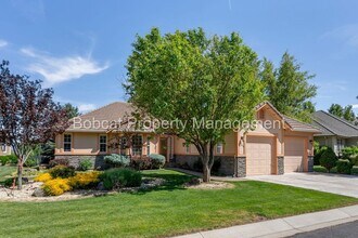 Building Photo - Genoa Lake Golf Club Home | Immaculately M...