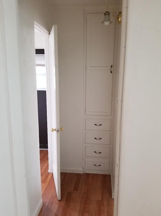 Building Photo - 4432 Utah St