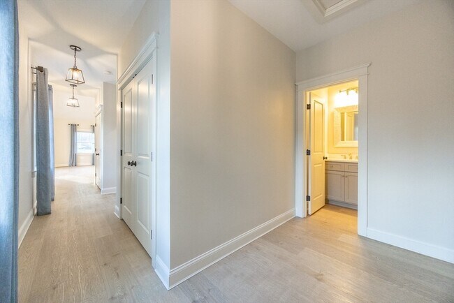 Building Photo - 15 Warren St