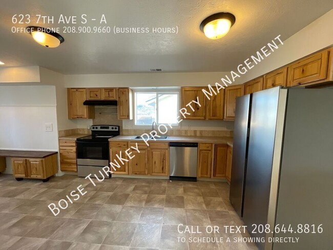 Building Photo - 2 Bed 1 Bath in Lively Downtown Nampa!