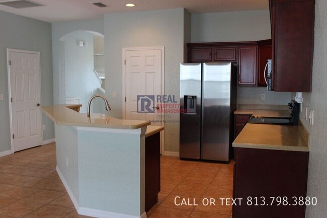 Building Photo - 1415 Summergate Dr