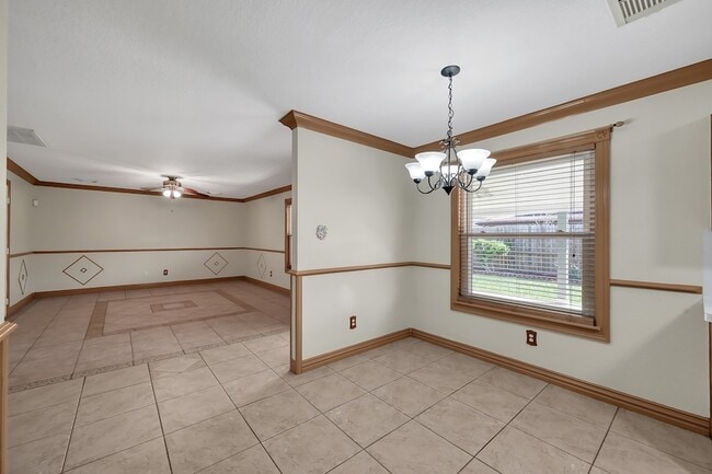 Building Photo - 10130 Woodico Dr