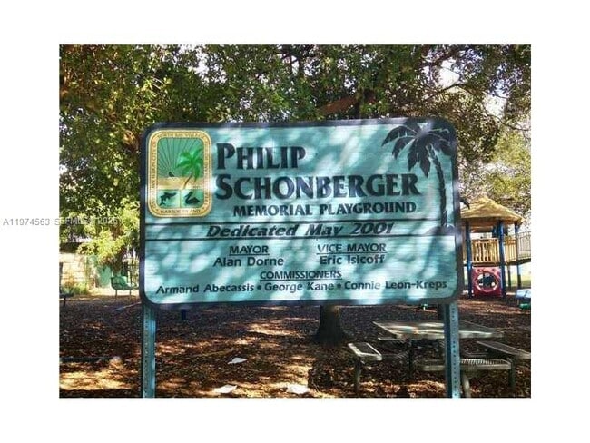 Building Photo - 1801 S Treasure Dr