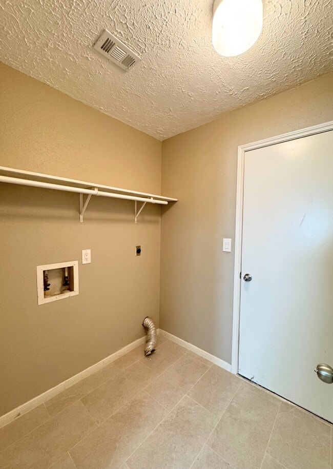 Building Photo - 2011 Echo Ridge