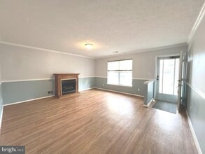 Building Photo - 8220 Grainfield Rd