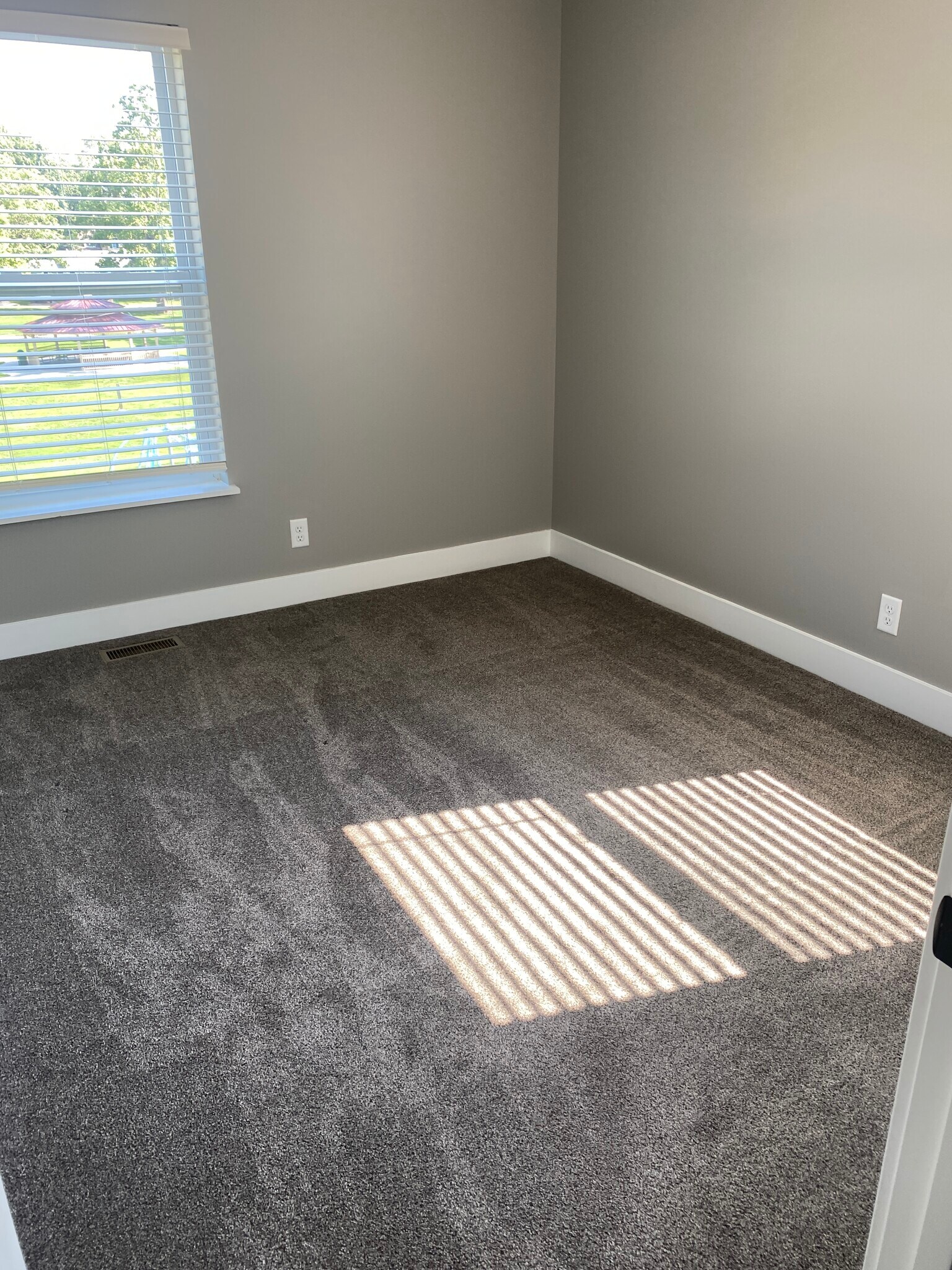 Building Photo - 2005 Franklin St