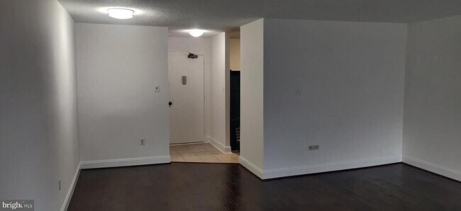 Building Photo - 4600 Miles Dr
