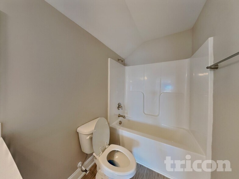 Building Photo - 112 Fish Whistle Ct