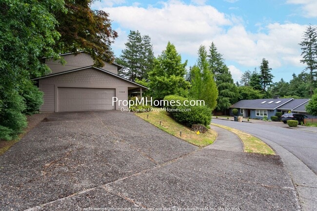 Building Photo - Sleek + Stylish Four Bedroom Escape in Palisades! DEPOSIT SPECIAL