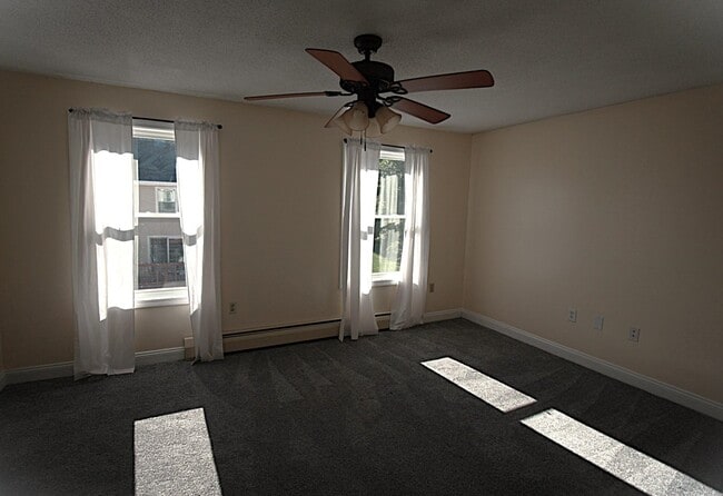 Building Photo - 70 Modena Dr