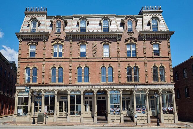 Building Photo - 121 Middle St